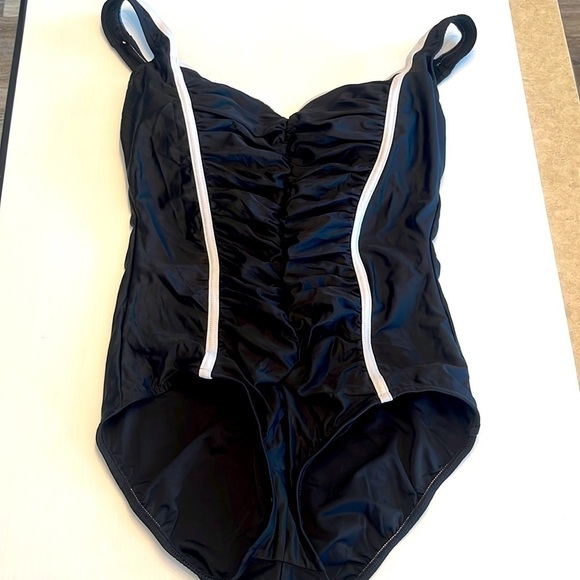 Carol Wior Black Ruched Slimming Swimsuit size 16 Shape Detector never worn - Picture 6 of 12